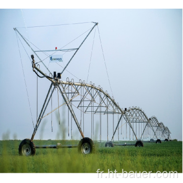 Arrosage à pivot central tractable avec système de fertilisation